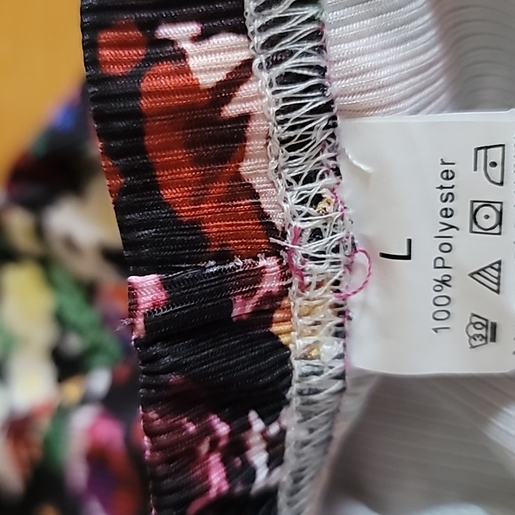 #65 Floral Stretch Activewear Shorts - Picture 5 of 10